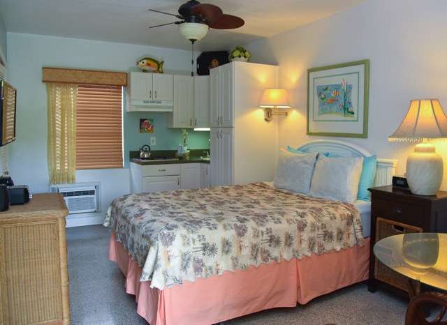 The Desoto Oceanview Inn | 315 Desoto St, Hollywood, FL 33019, USA | Phone: (954) 923-7210