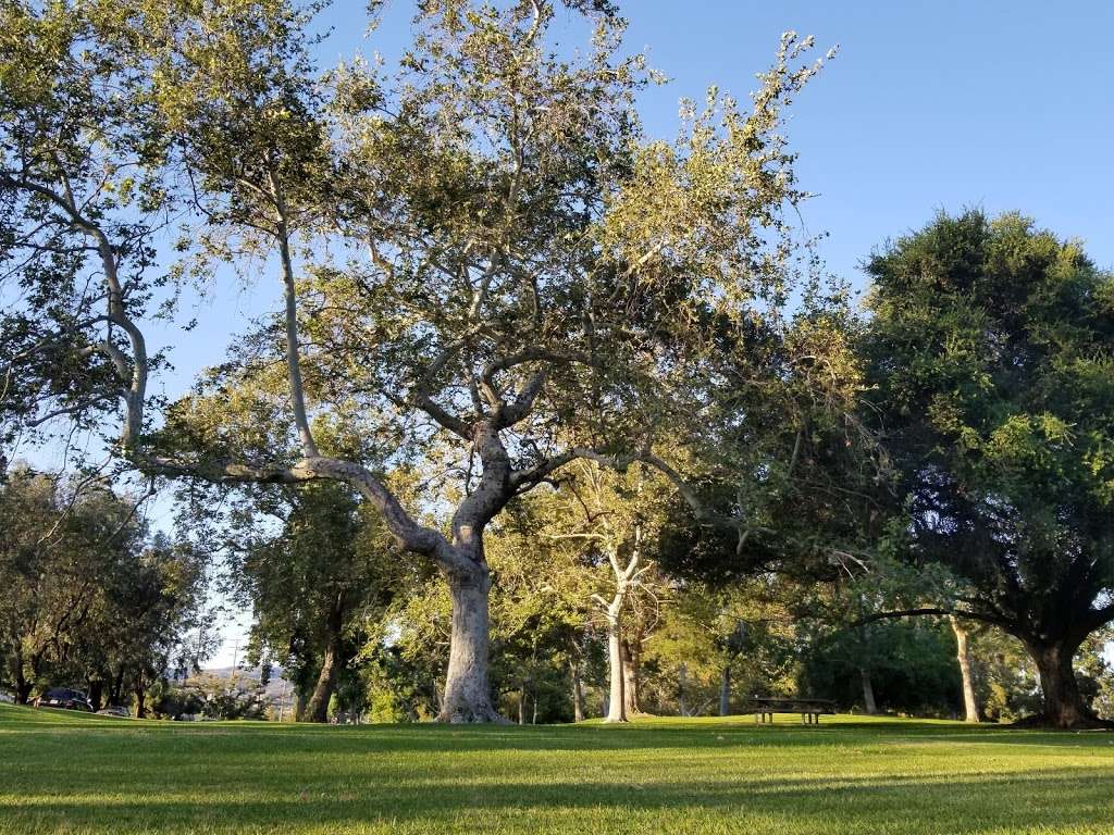 Yorba Linda Regional Park Free Parking | 7400-7654 La Palma Ave, Anaheim, CA 92807, USA