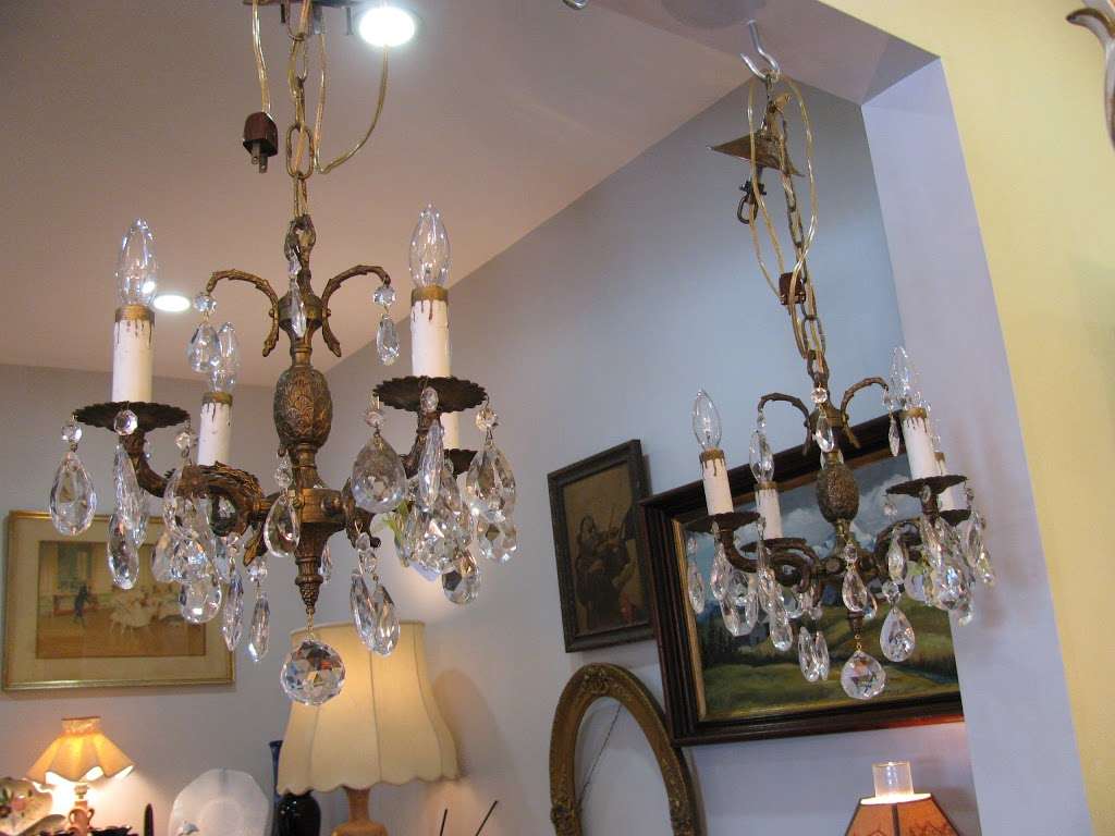 J & J Antiques | 44 Fairfield St, Montclair, NJ 07042, USA | Phone: (973) 744-8386