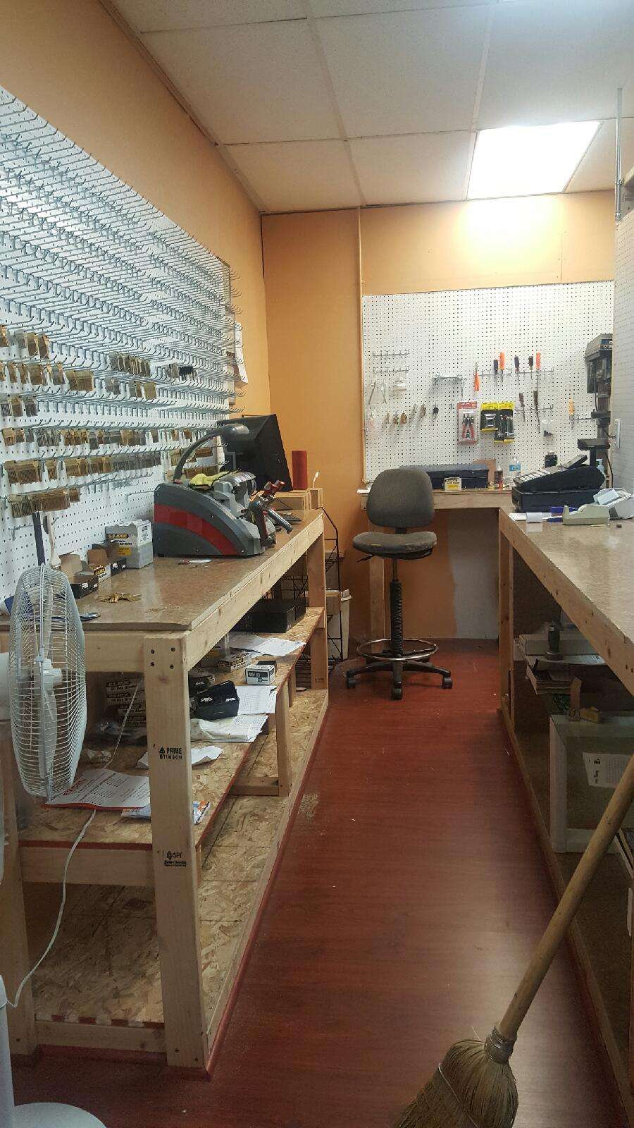 Excel Locksmith & Handyman | 883 A, E. Holt Ave, Pomona, CA 91767 | Phone: (909) 443-1051