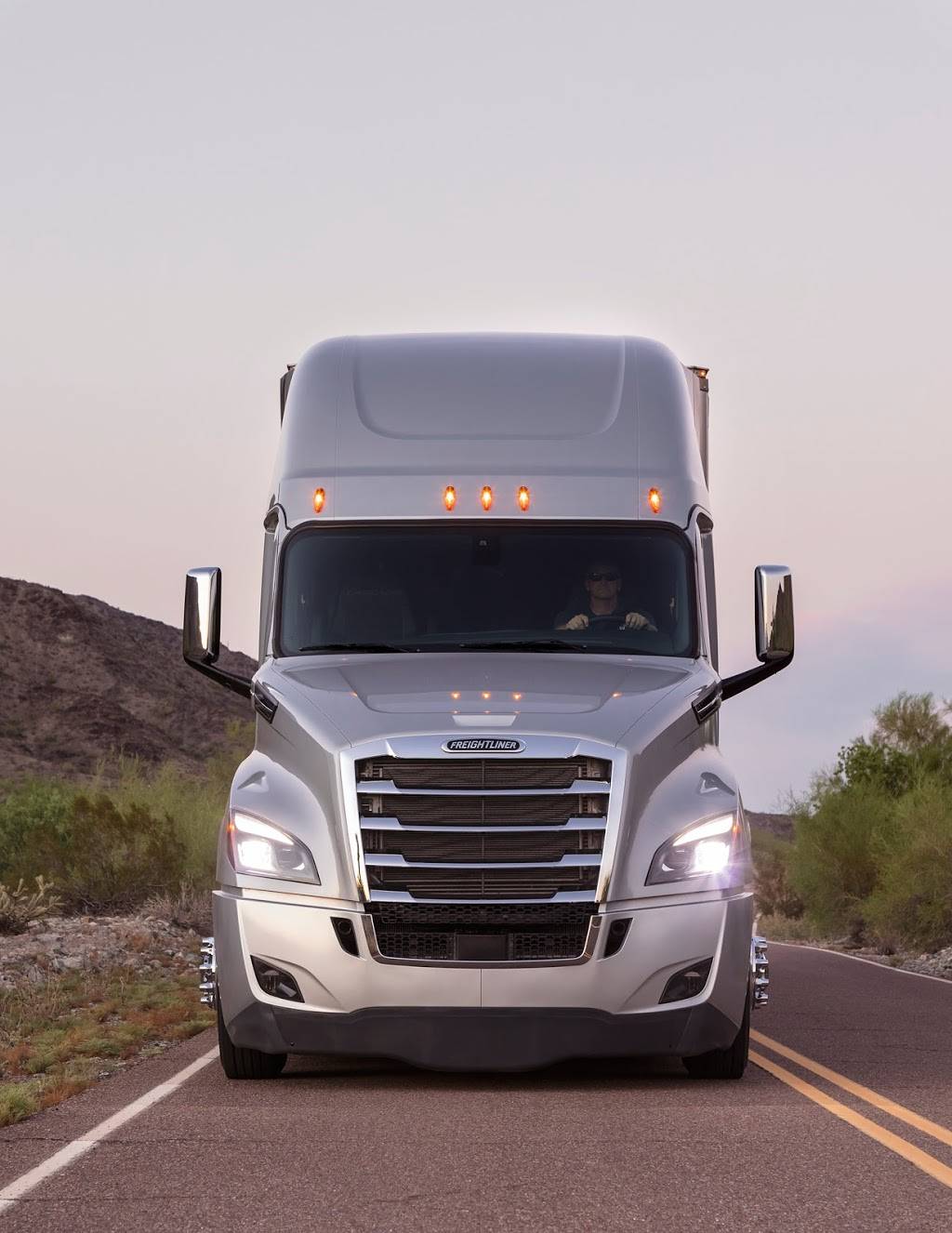 Team Truck Centres-Freightliner Trucks | 4155 Essex County Rd 46, Maidstone, ON N0R 1K0, Canada | Phone: (519) 737-6176