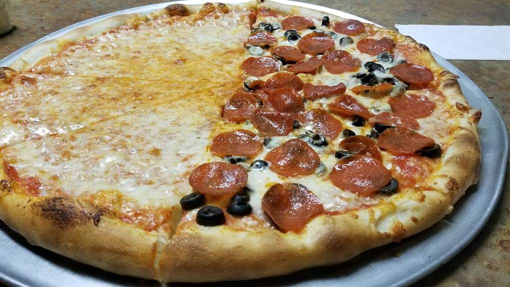 La Borgata Pizzeria | 3570 Lanark Rd, Coopersburg, PA 18036, USA | Phone: (610) 797-0801