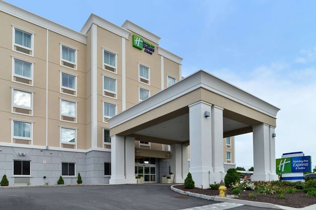 Holiday Inn Express & Suites Peekskill-Lower Hudson Valley | 2 John Walsh Blvd, Peekskill, NY 10566, USA | Phone: (914) 743-5700