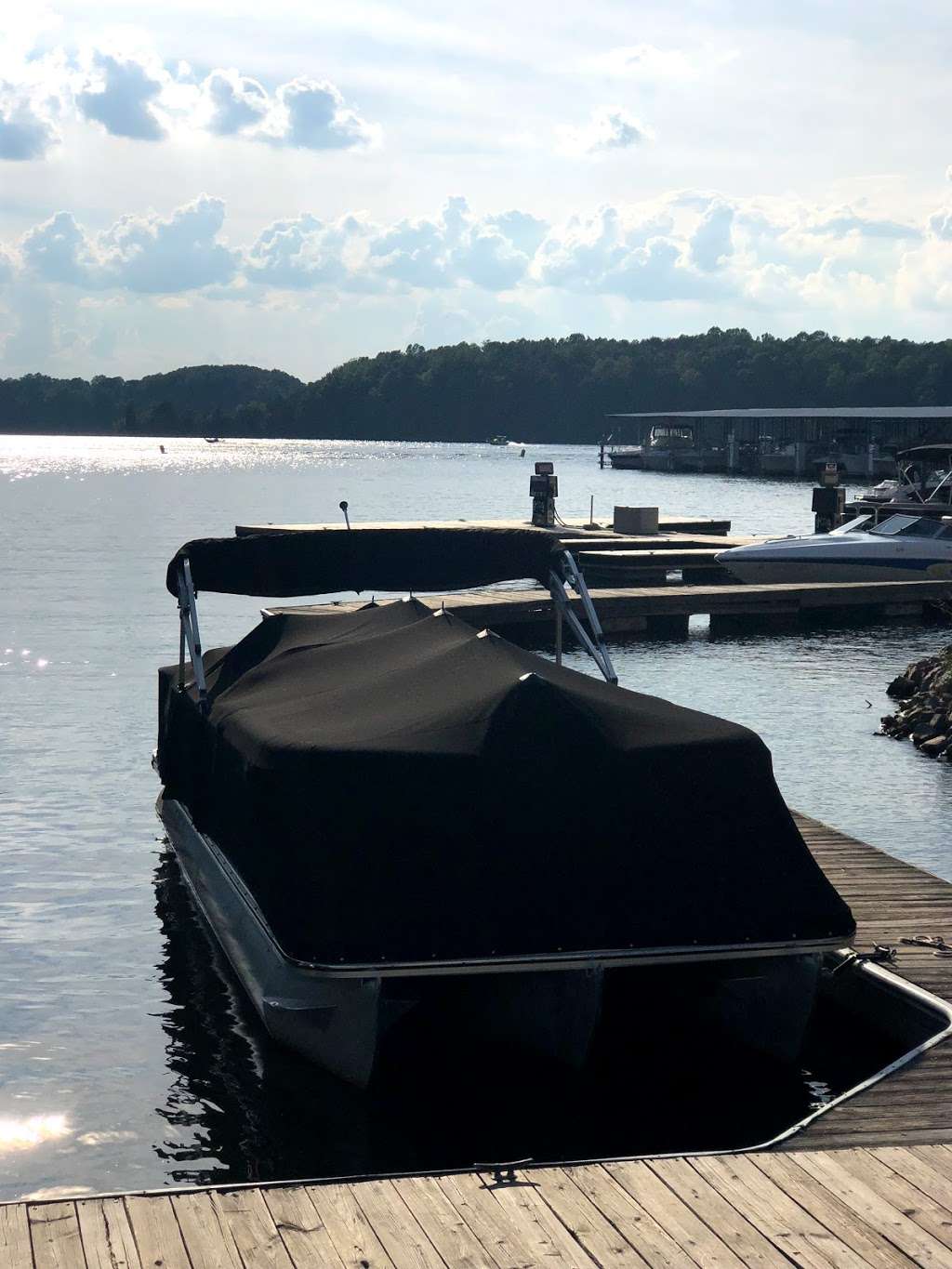 Lake Norman Boat Rentals & Sales, Inc. | 121 Pinnacle Ln, Mooresville, NC 28117 | Phone: (704) 677-5036