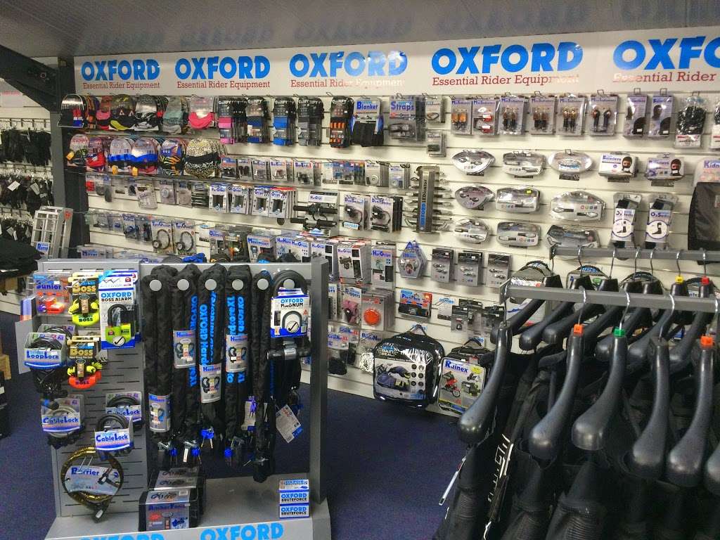 Helmet City Tatsfield | Waylands Farm, Approach Rd, Tatsfield TN16 2JT, UK | Phone: 01959 577911