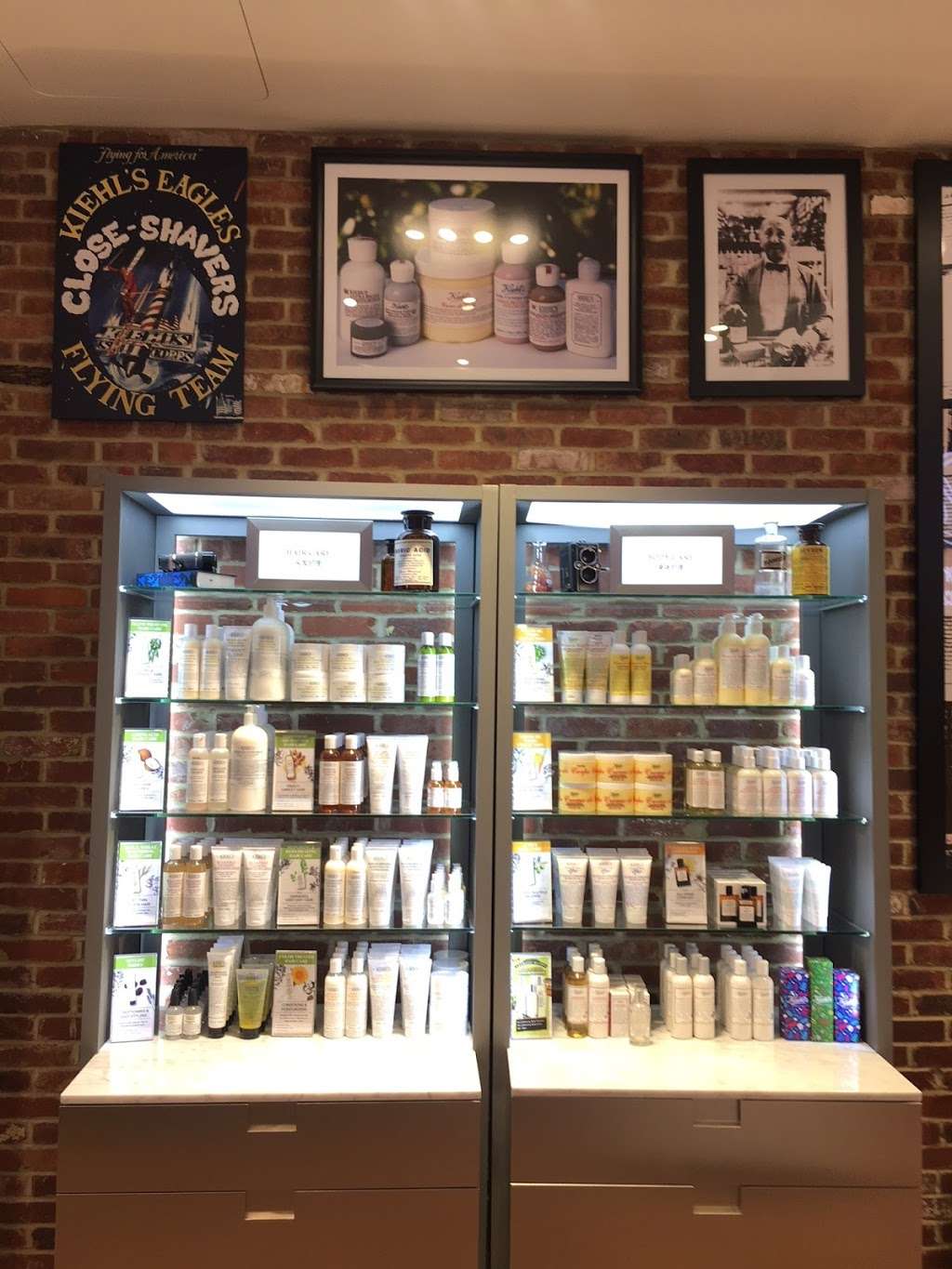 Kiehls Since 1851 - Dulles Airport | 1 Saarinen Cir, Dulles, VA 20166, USA | Phone: (703) 572-3255