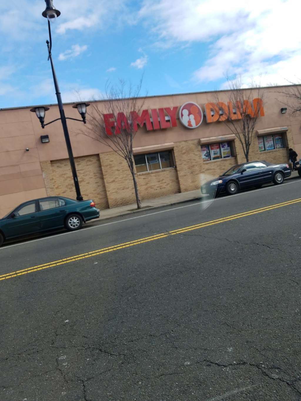 Family Dollar | 976 Bergen St, Newark, NJ 07112, USA | Phone: (973) 923-0373