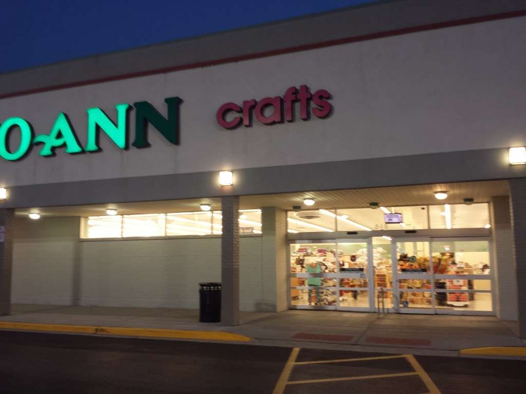 JOANN Fabrics and Crafts | 845 E Rollins Rd, Round Lake Beach, IL 60073, USA | Phone: (847) 223-0223