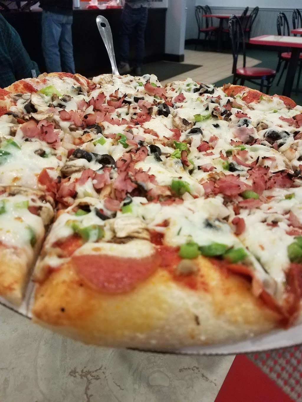 Mancinos Pizza & Grinders of Anderson | 1606 S Scatterfield Rd, Anderson, IN 46016, USA | Phone: (765) 642-2300
