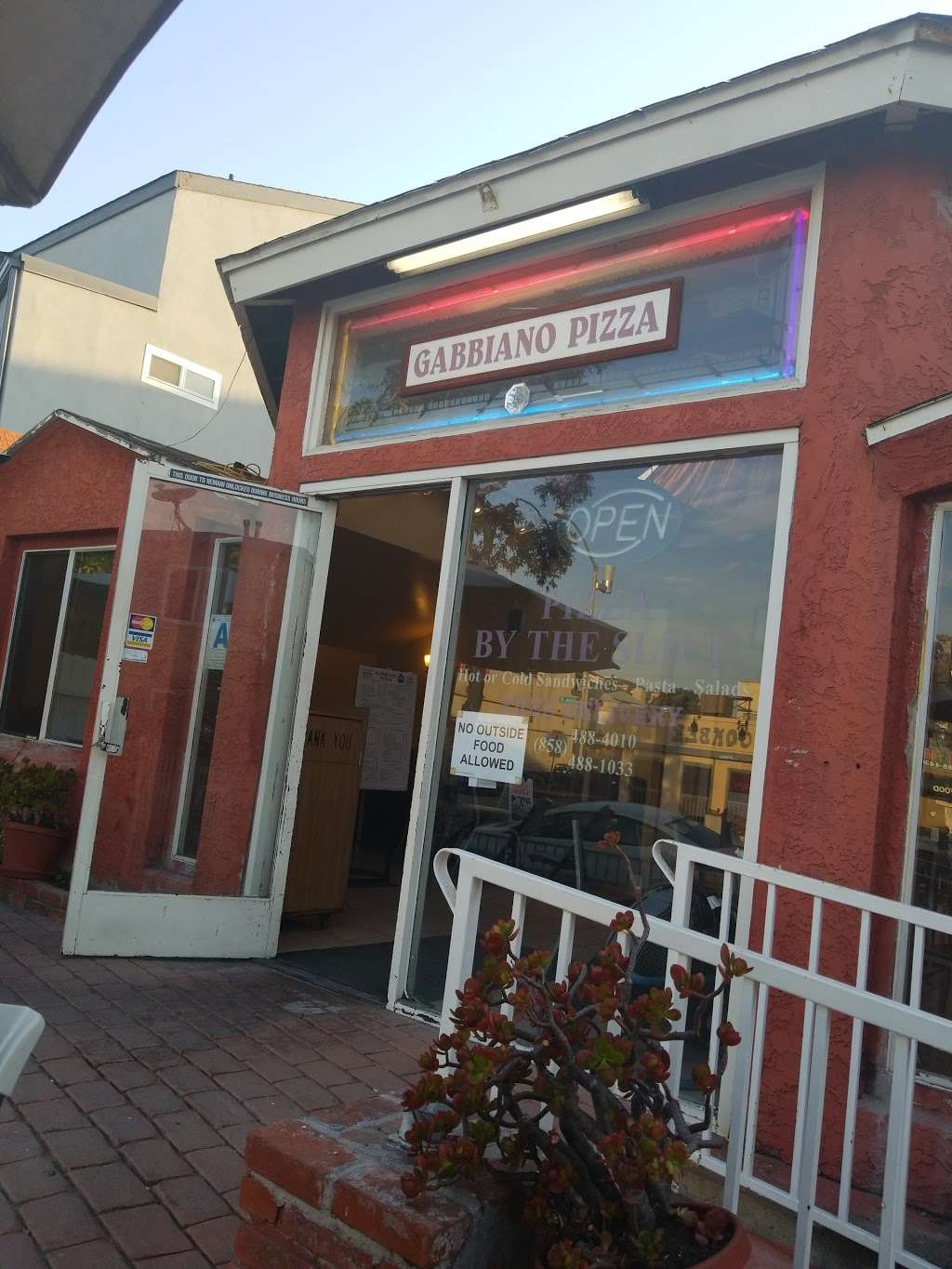Gabbiano Pizza | 2912 Mission Blvd, San Diego, CA 92109, USA | Phone: (858) 488-4010