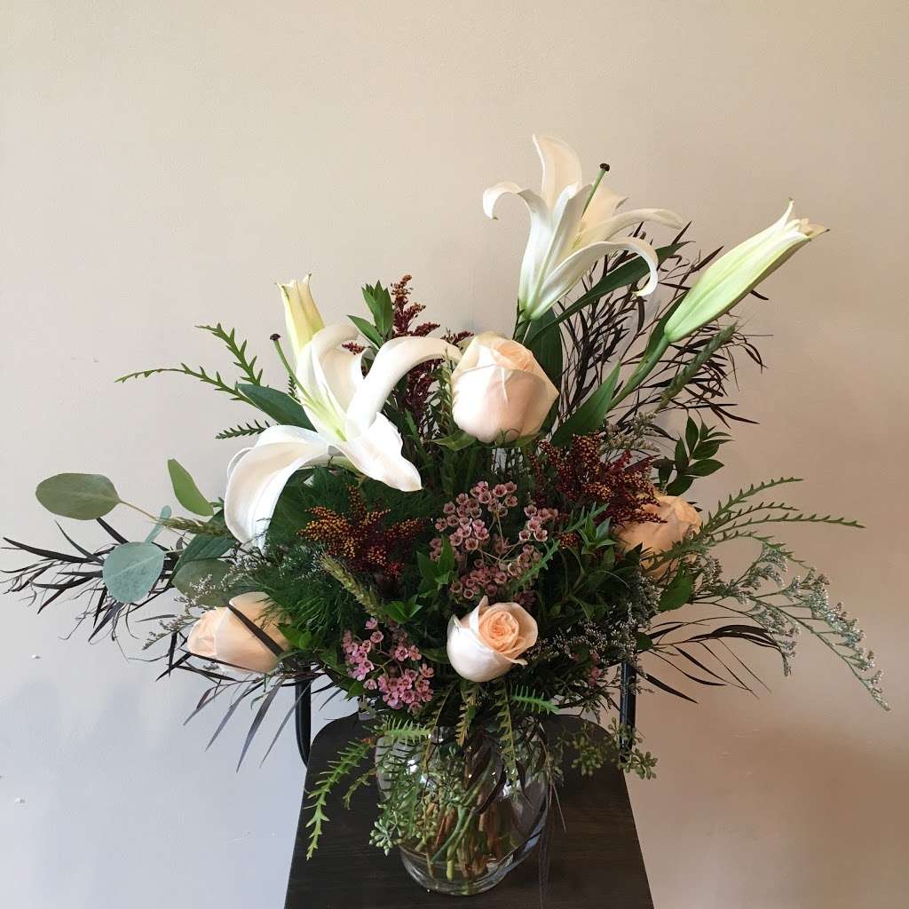 Gather Flower Shop | 8 Race St, Frenchtown, NJ 08825, USA | Phone: (908) 628-3135