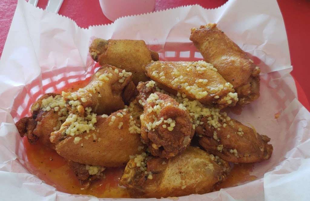 Bedrock Wings | 2064 E Edgewood Dr, Lakeland, FL 33803, USA | Phone: (863) 698-7923