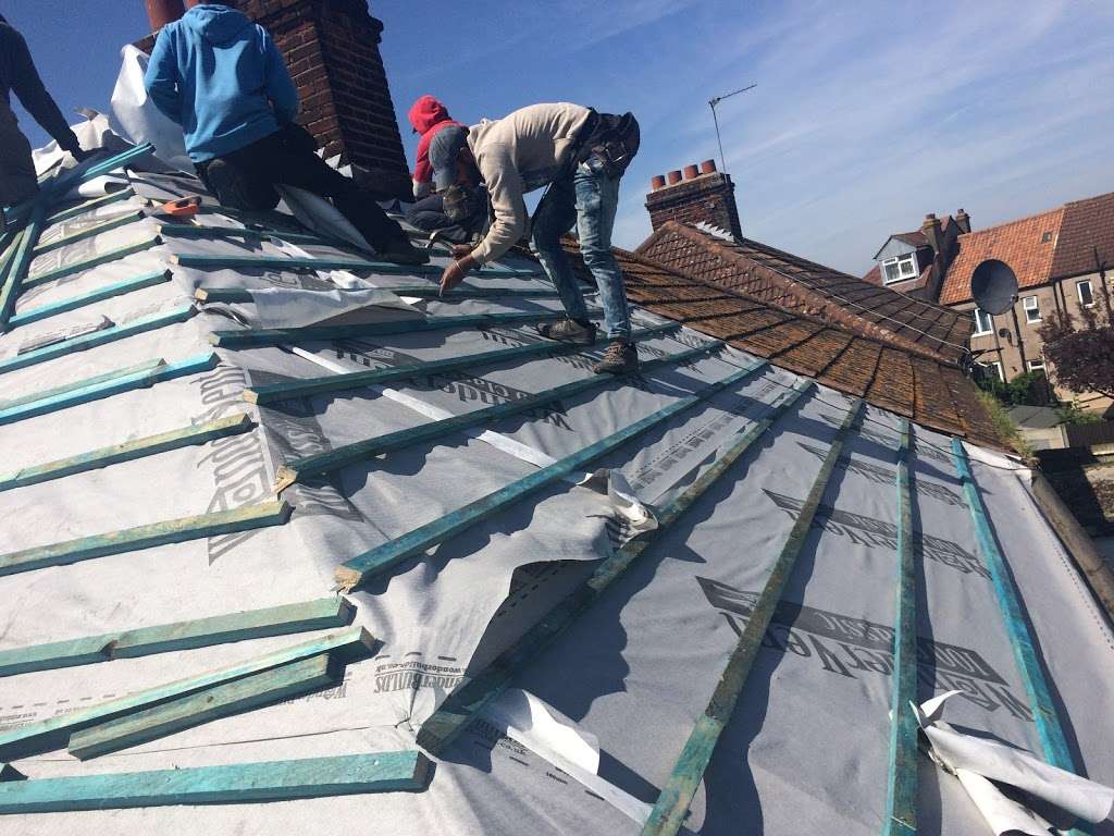 Howard & Sons Roofing Ltd | 6 rodin lane, Ilford IG4 5NX, UK | Phone: 07588 403213