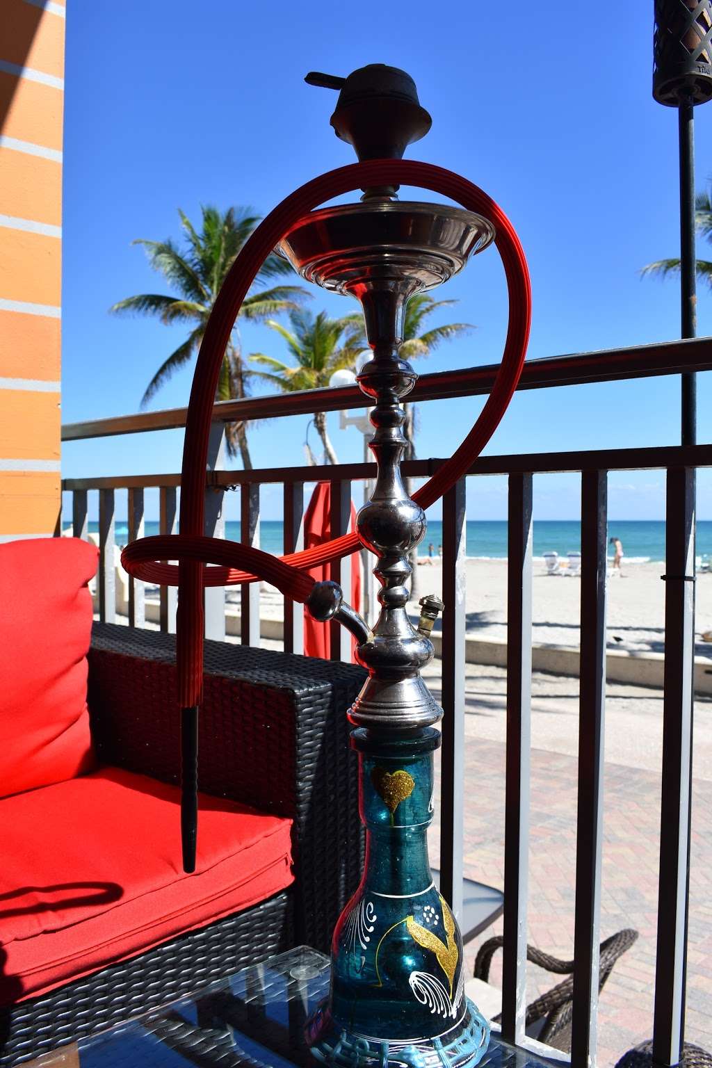 Red Pelican Bar & Hookah Lounge | 230 N Broadwalk, Hollywood, FL 33019 | Phone: (786) 671-1517