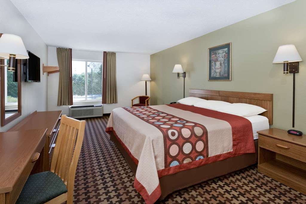 Super 8 by Wyndham Cloverdale | 1020 N Main St, Cloverdale, IN 46120 | Phone: (765) 558-3367