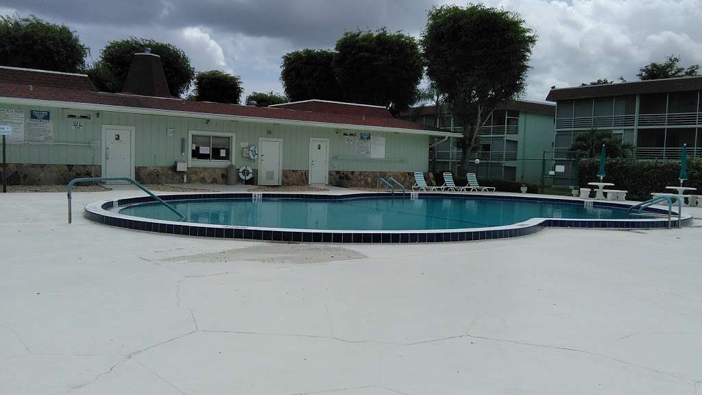 Regal Palms Condominium Assoc Inc | 3200 Springdale Blvd, Palm Springs, FL 33461, USA