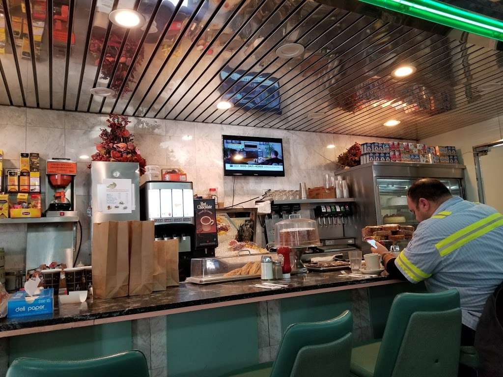 Buccaneer Diner | 93-01 Astoria Blvd, East Elmhurst, NY 11369, USA | Phone: (718) 429-5188