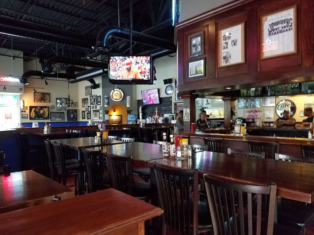 Flashbacks Family Bar & Grille | 6835 E Southport Rd, Indianapolis, IN 46237, USA | Phone: (317) 215-4109