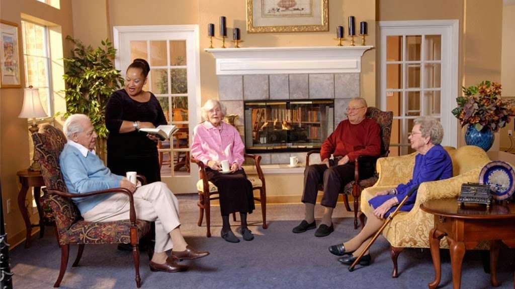 Colonial Oaks Senior Living at Westchase | 11395 Richmond Ave, Houston, TX 77082, USA | Phone: (281) 759-2900