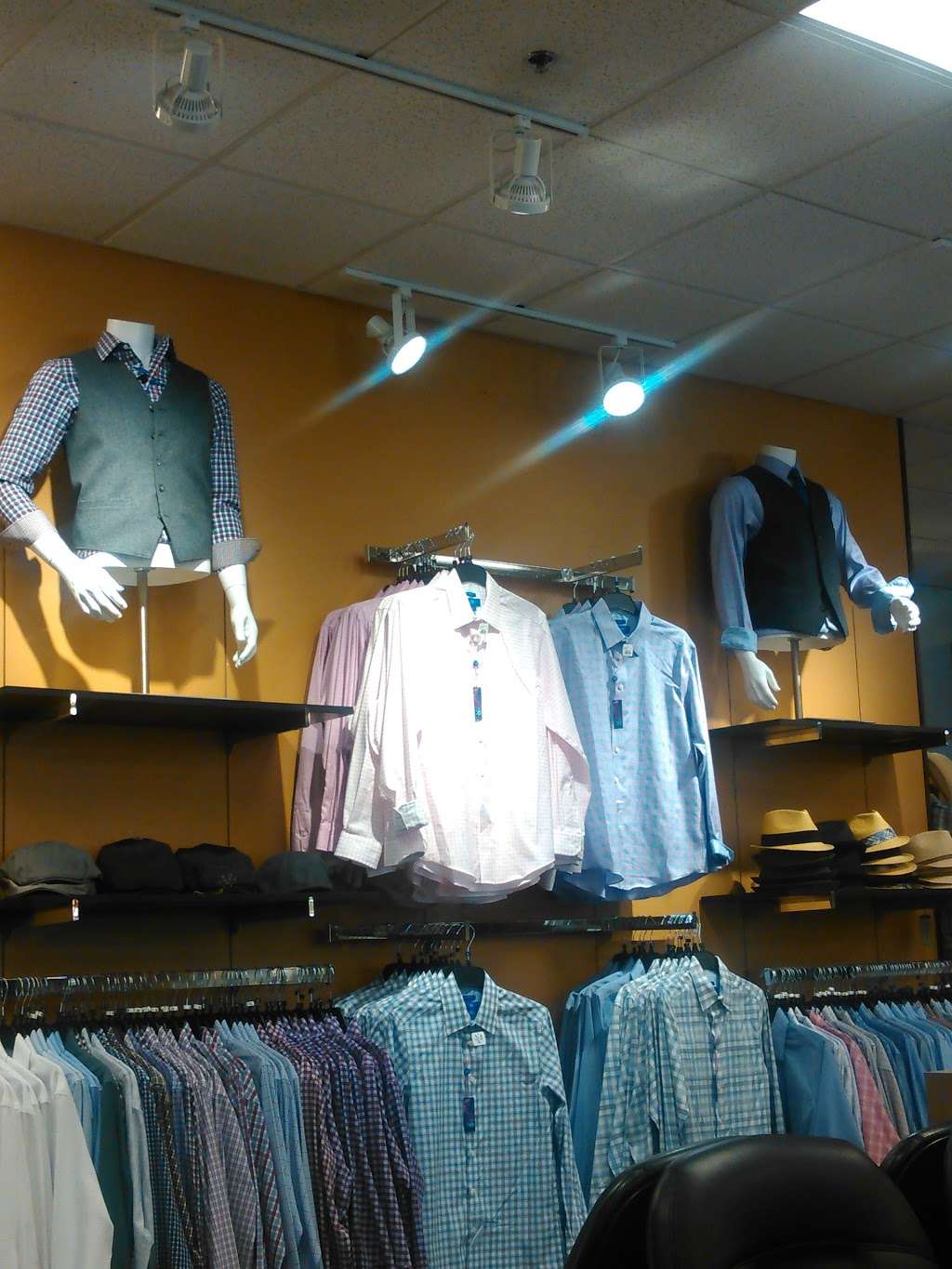 Mens Wearhouse | 2500 W International Speedway Blvd, Daytona Beach, FL 32114, USA | Phone: (386) 252-3160