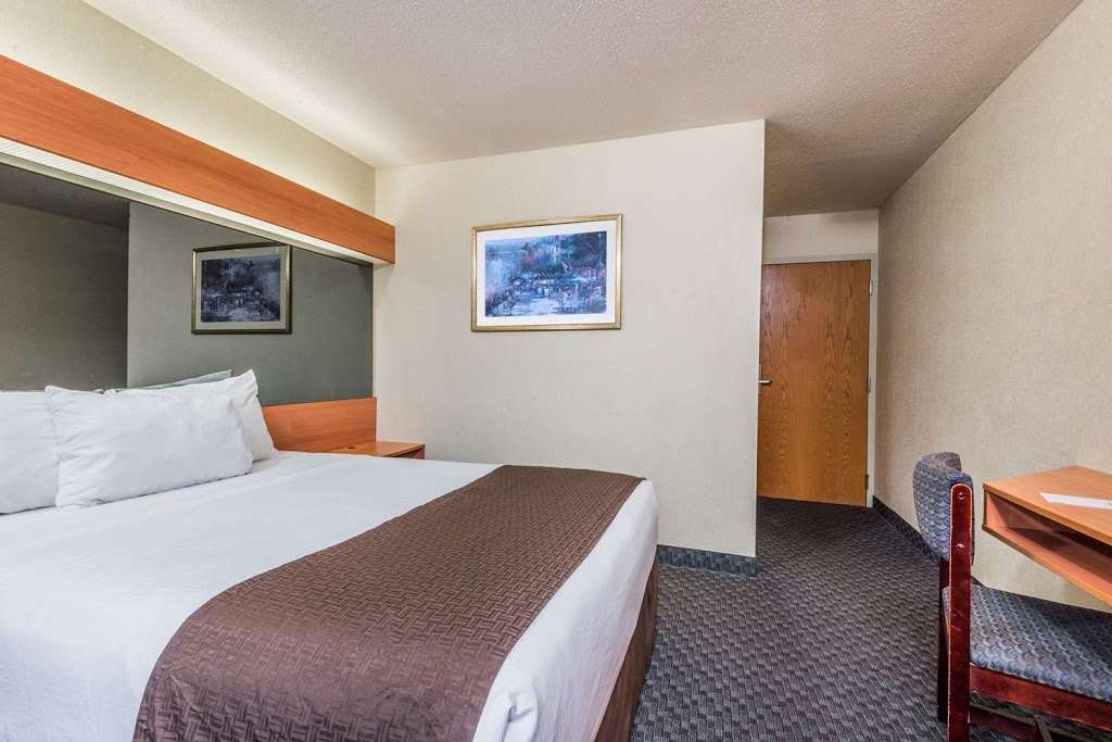 Microtel Inn & Suites by Wyndham Bethel/Danbury | 80 Benedict Rd, Bethel, CT 06801 | Phone: (203) 748-8318