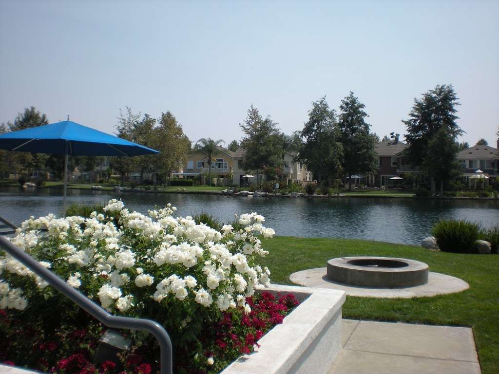 Lakeside Private Gated Community | 1 Lakeside Dr, Buena Park, CA 90621 | Phone: (888) 827-1110