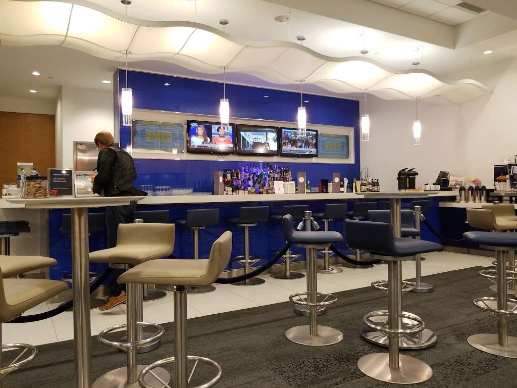 Delta Sky Club | 7800 Col. H. Weir Cook Memorial Dr, Indianapolis, IN 46241 | Phone: (317) 248-7871