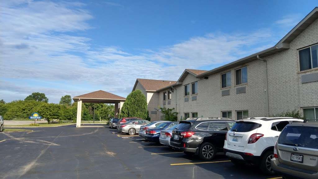 Days Inn by Wyndham Racine/Sturtevant | 13340 Hospitality Ct, Sturtevant, WI 53177, USA | Phone: (262) 884-6840