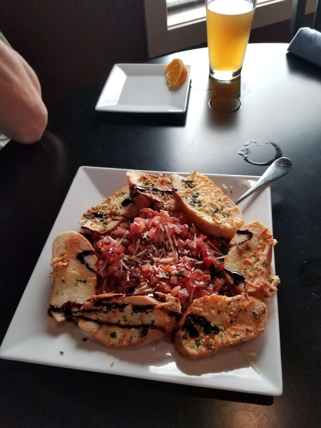 Lake House Restaurant | 611 Taylor Rd, Newfield, NJ 08344, USA | Phone: (856) 694-5700