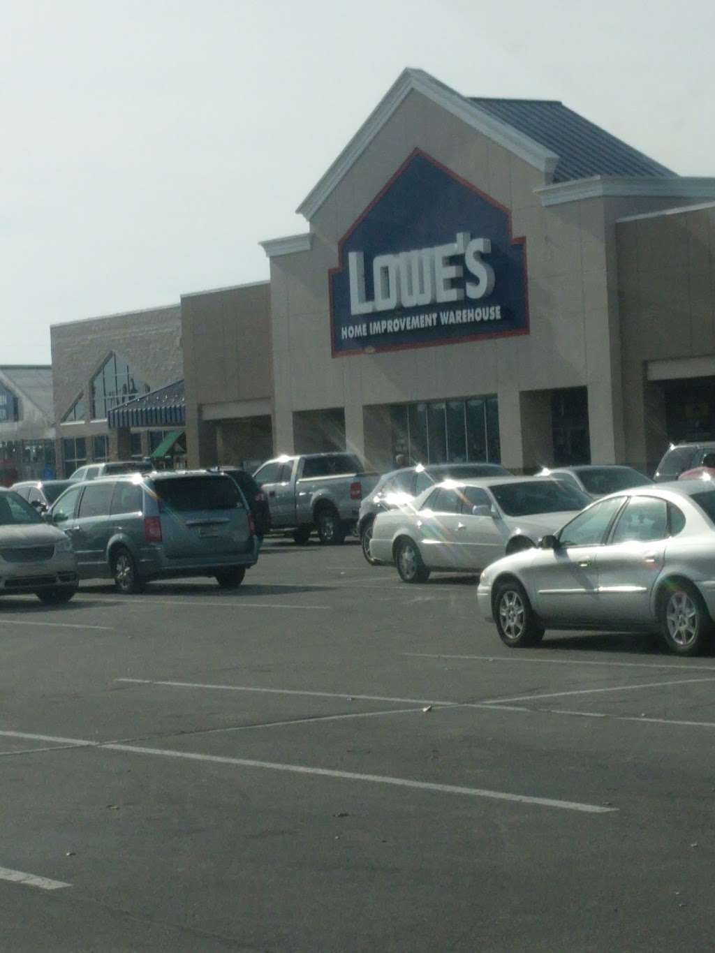 Lowes Home Improvement | 3500 10th St, Columbus, IN 47201, USA | Phone: (812) 376-0521