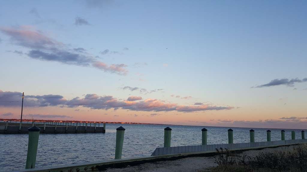 Gilbert Park | S Windsor Ave, Brightwaters, NY 11718, USA