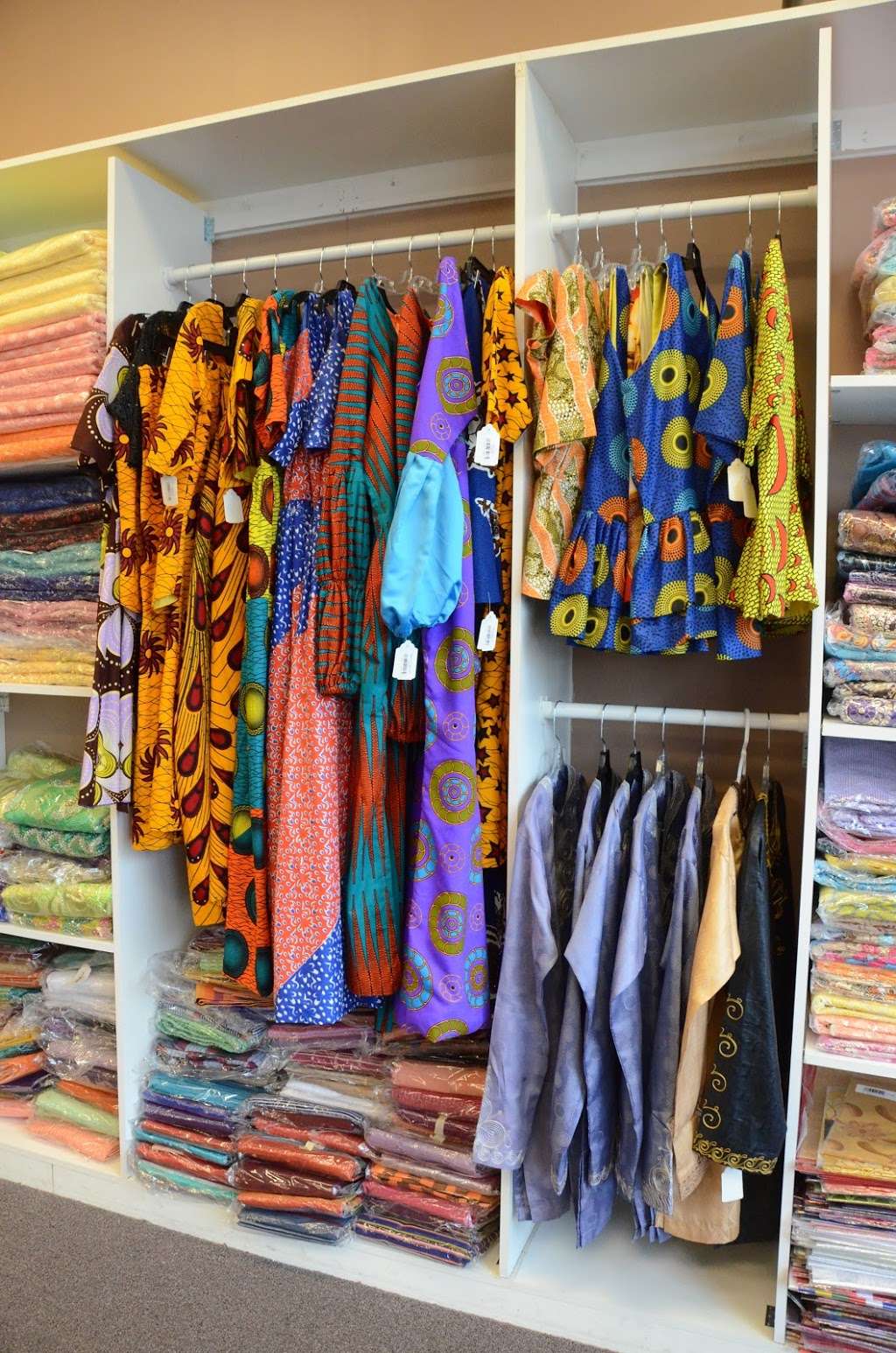 Funmi Fabrics | 127 W 159th St, Harvey, IL 60426, USA | Phone: (708) 893-0425