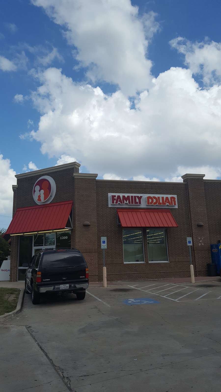 Family Dollar | 1300 Oates Dr, Mesquite, TX 75150, USA | Phone: (972) 270-7043