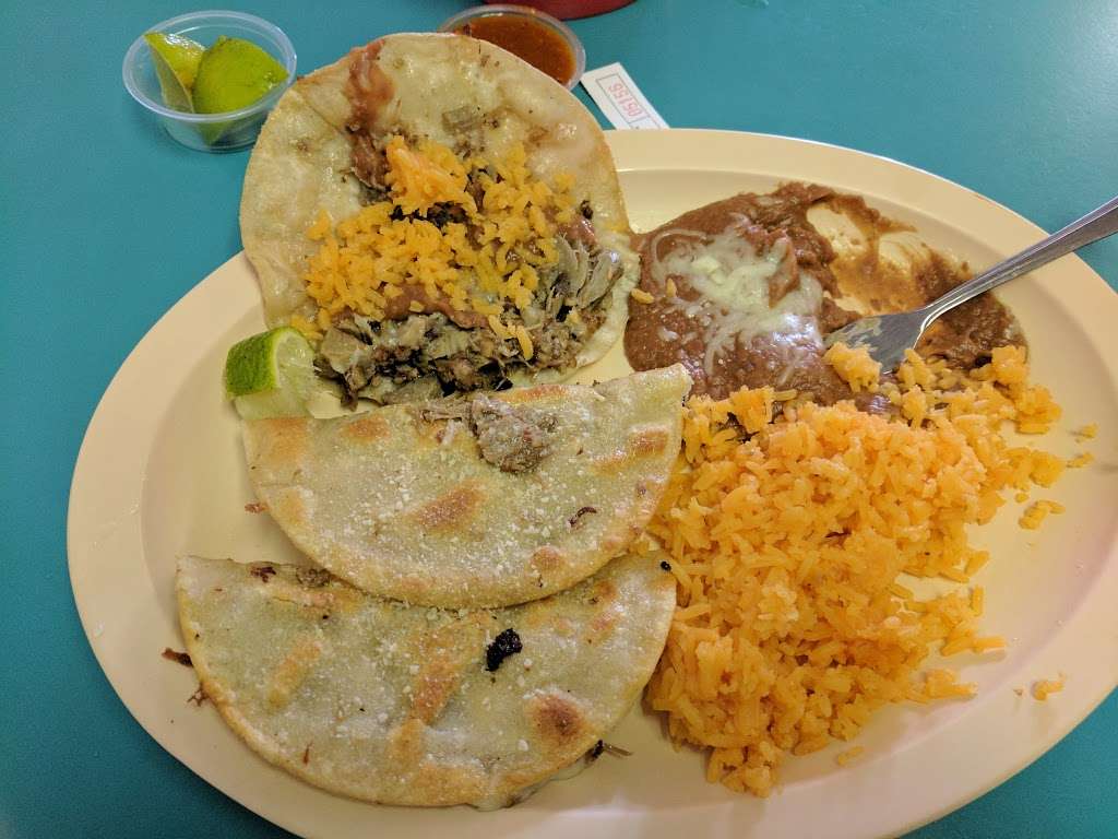 Hecho En Mexico Taqueria | 672 Parker Rd, Fairfield, CA 94533, USA | Phone: (707) 437-3514