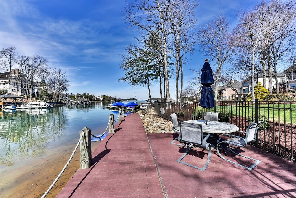 Marzia Mazzotti - Lake Norman Real Estate Expert | -A, 19701 W Catawba Ave, Cornelius, NC 28031, USA | Phone: (704) 497-6599