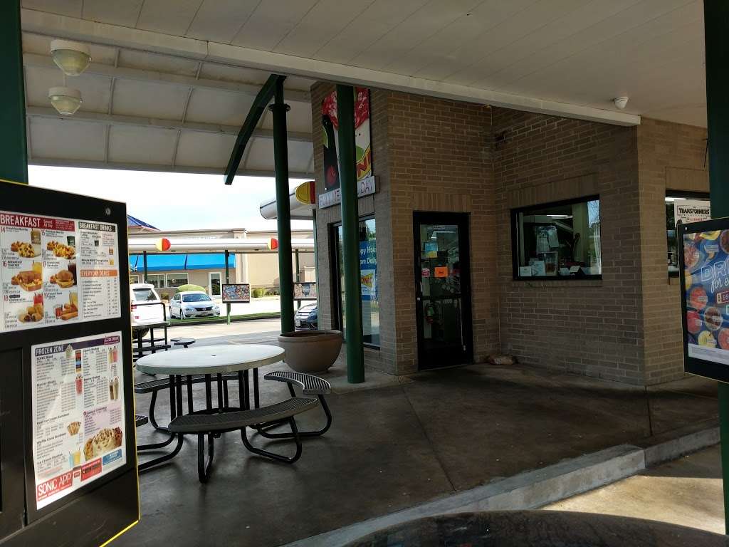 Sonic Drive-In | 22601 Tomball Pkwy, Tomball, TX 77375 | Phone: (281) 320-9715