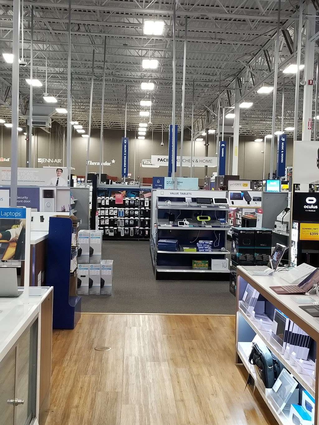 Best Buy | 550 Grossman Dr, Braintree, MA 02184, USA | Phone: (781) 848-1100