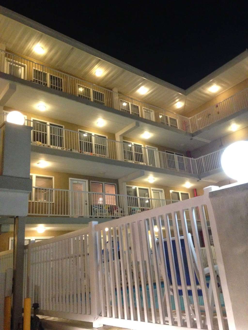 Summer Sands Condominiums | 8401 Atlantic Ave, Wildwood Crest, NJ 08260, USA | Phone: (609) 729-7878