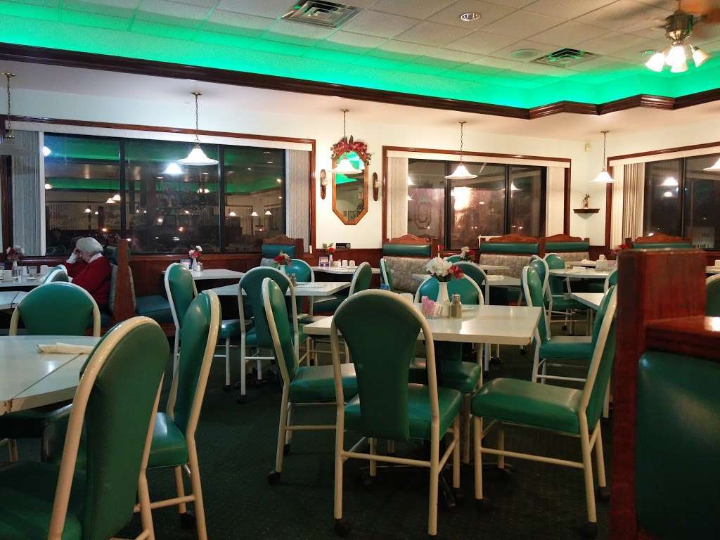 Petes Restaurant & Pancake | 900 N Union St, Dwight, IL 60420 | Phone: (815) 584-2331