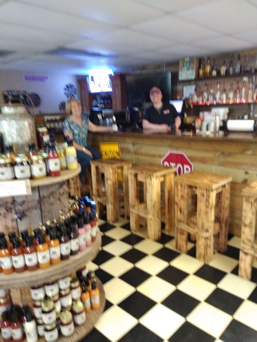 County Line Smokehouse & Spirits | 17474 S Co Rd 25, Weirsdale, FL 32195, USA | Phone: (352) 753-1104