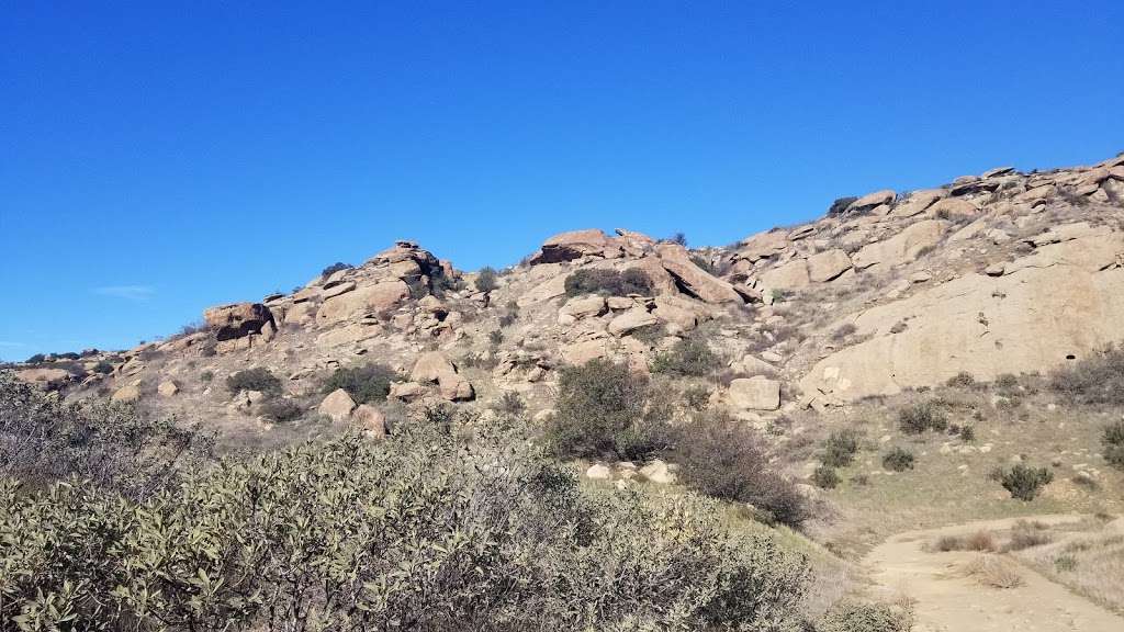 Rocky Peak Trailhead | Rocky Peak Rd, Simi Valley, CA 93063, USA | Phone: (323) 221-9944