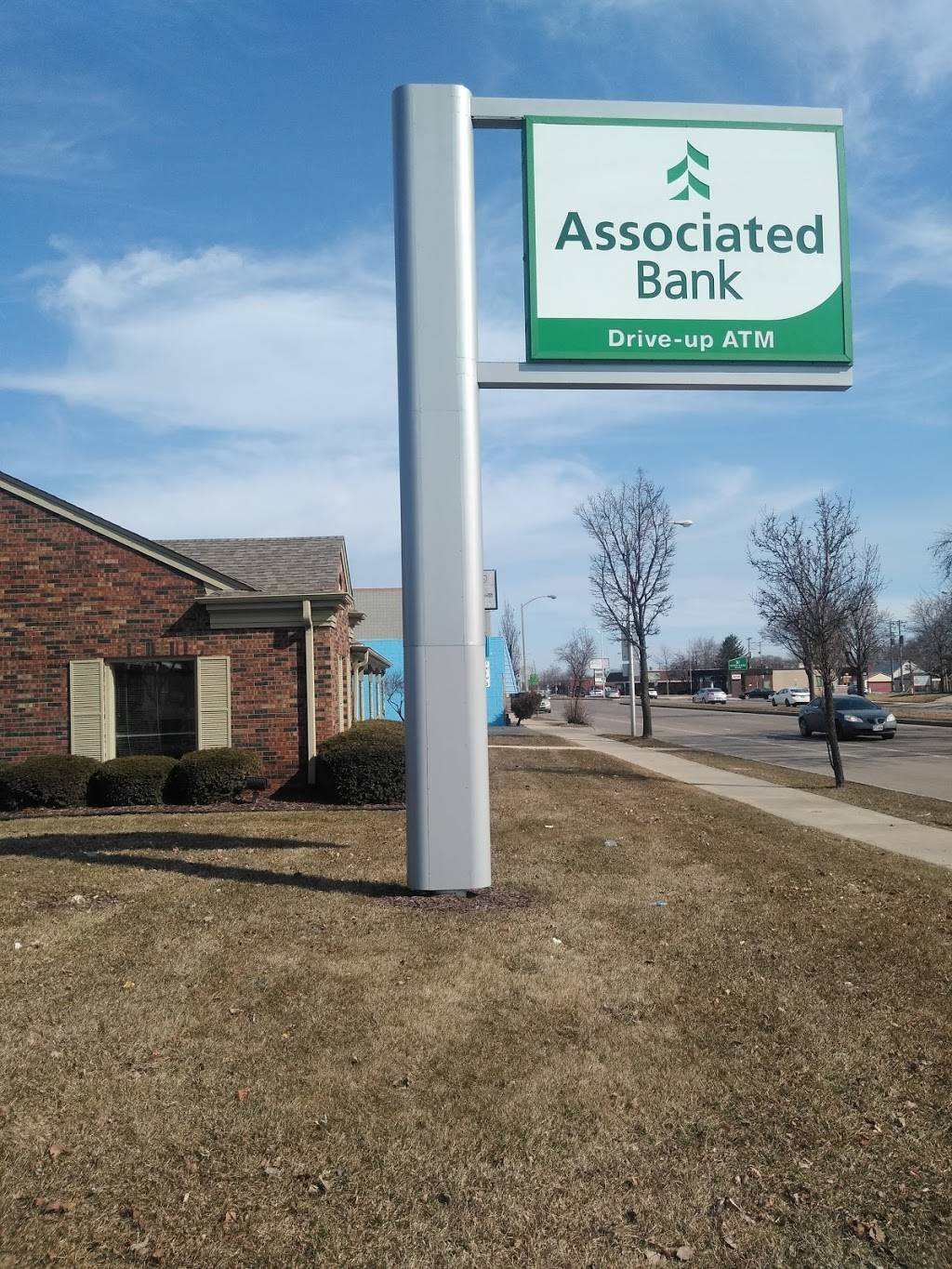 Associated Bank | 8050 W Capitol Dr, Milwaukee, WI 53222, USA | Phone: (414) 462-8880