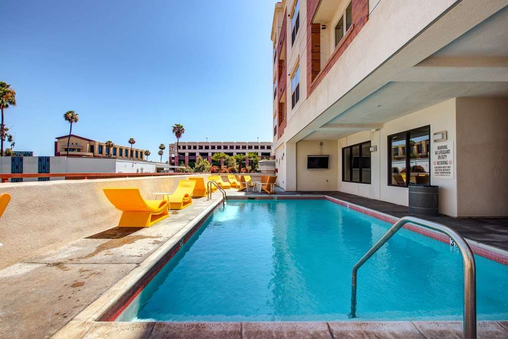 Icon Plaza Apartments | 3584 S Figueroa St, Los Angeles, CA 90007 | Phone: (213) 747-4266