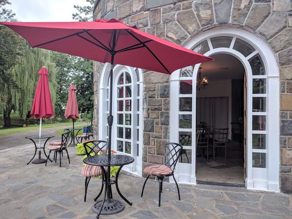 Shelter House Café | 123 Carpenter Ave, Newburgh, NY 12550, USA | Phone: (845) 762-5842