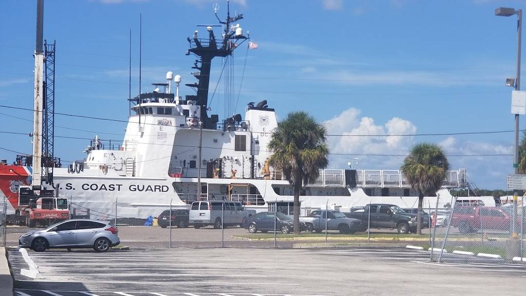 Coast Guard Exchange | 1301 Beach Dr SE, St. Petersburg, FL 33701, USA | Phone: (727) 896-2816