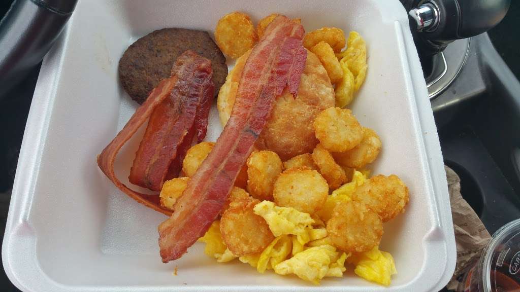 Hardees | 4368 US-130, Willingboro, NJ 08046, USA | Phone: (609) 526-4855