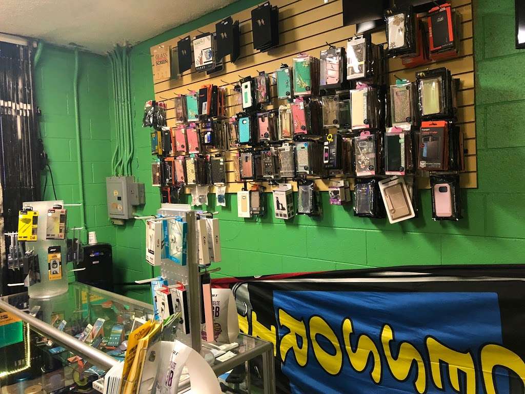 Cell Phone Repair and Accessories, Reparacion de Cellular y Acce | 8605 Long Beach Blvd, South Gate, CA 90280, USA | Phone: (323) 680-9142