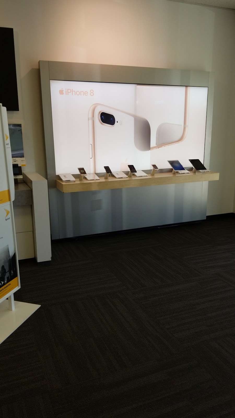 Sprint Store | 44416 Valley Central Way, Lancaster, CA 93536, USA | Phone: (661) 951-8927