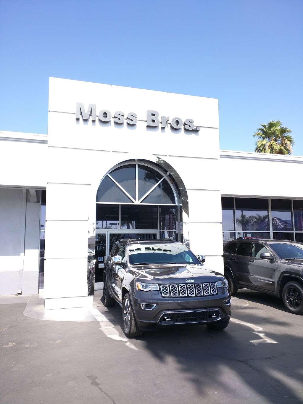 Moss Bros. Chrysler Jeep Dodge RAM | 8151 Auto Dr, Riverside, CA 92504, USA | Phone: (951) 688-6200