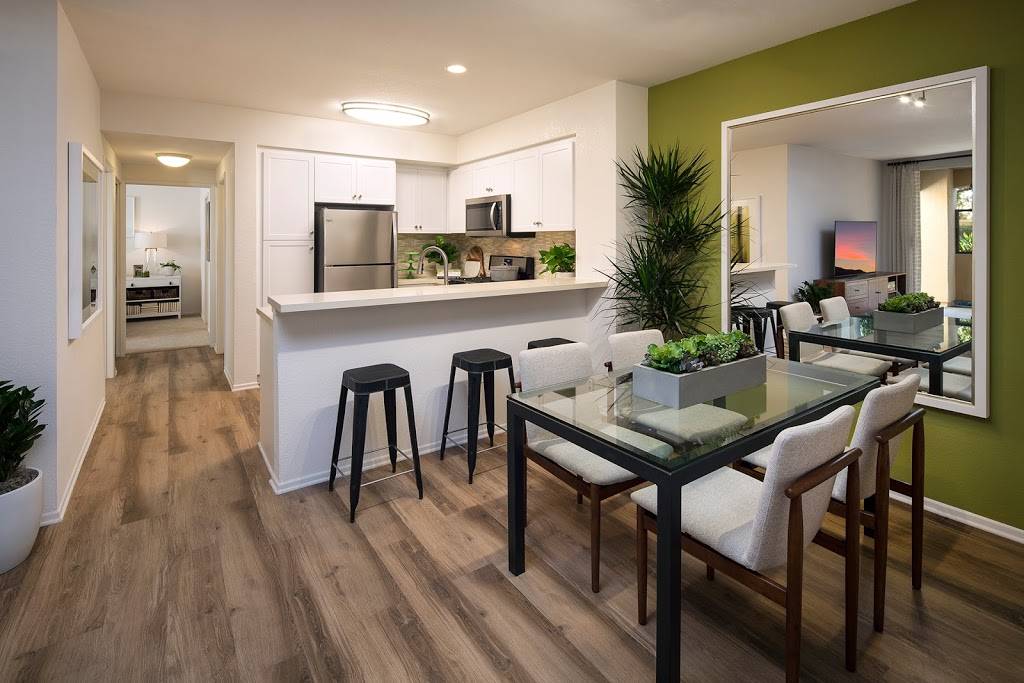 Las Palmas Apartment Homes | 100 Las Palmas, Irvine, CA 92602 | Phone: (866) 396-0774